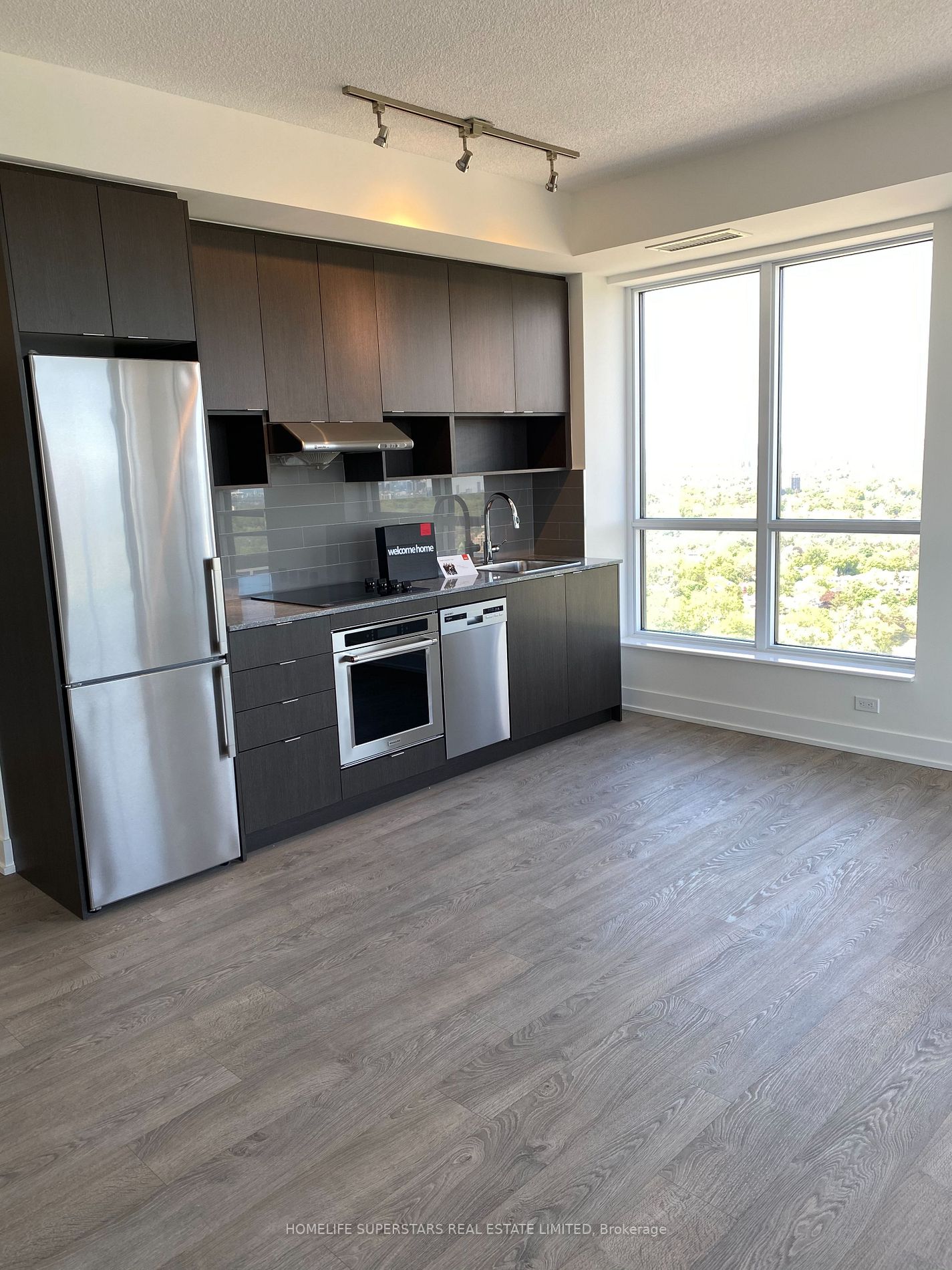 7 Mabelle Ave, #3608