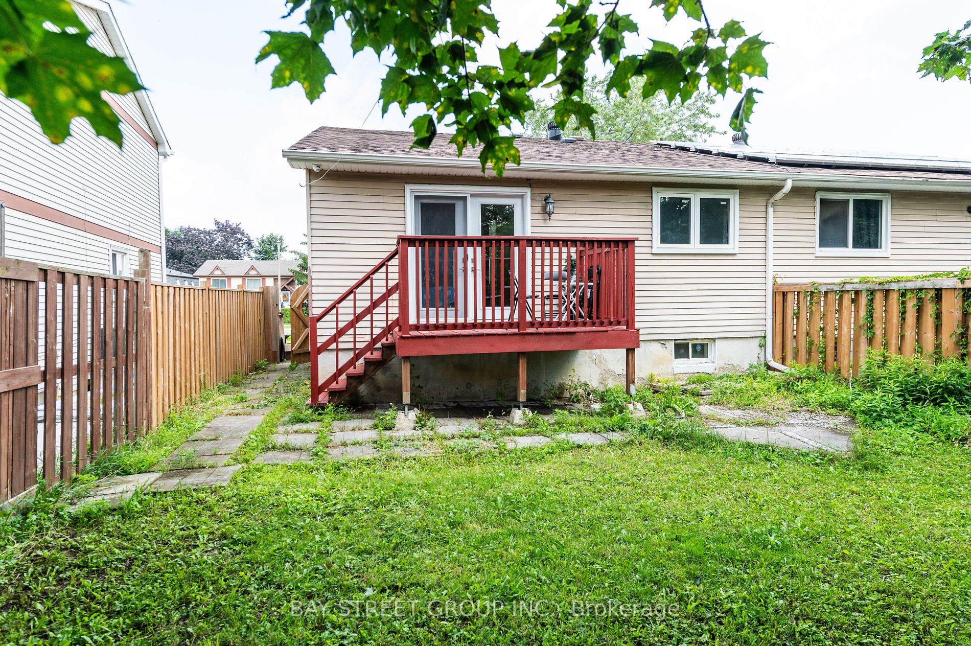 15 Bruce Beer Dr