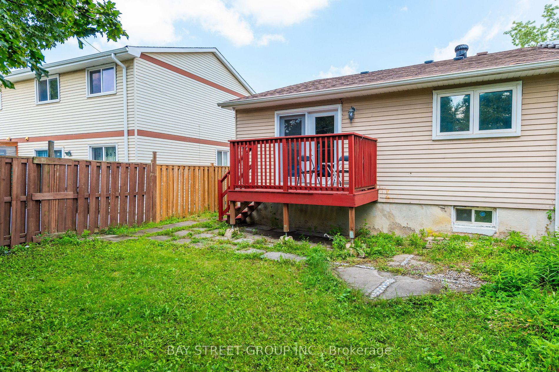 15 Bruce Beer Dr