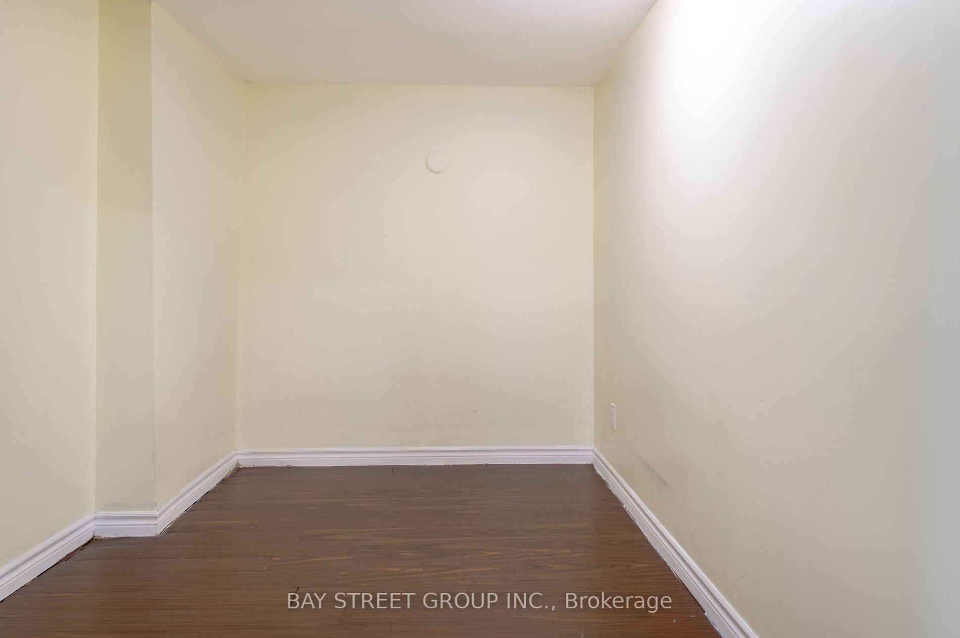 15 Bruce Beer Dr
