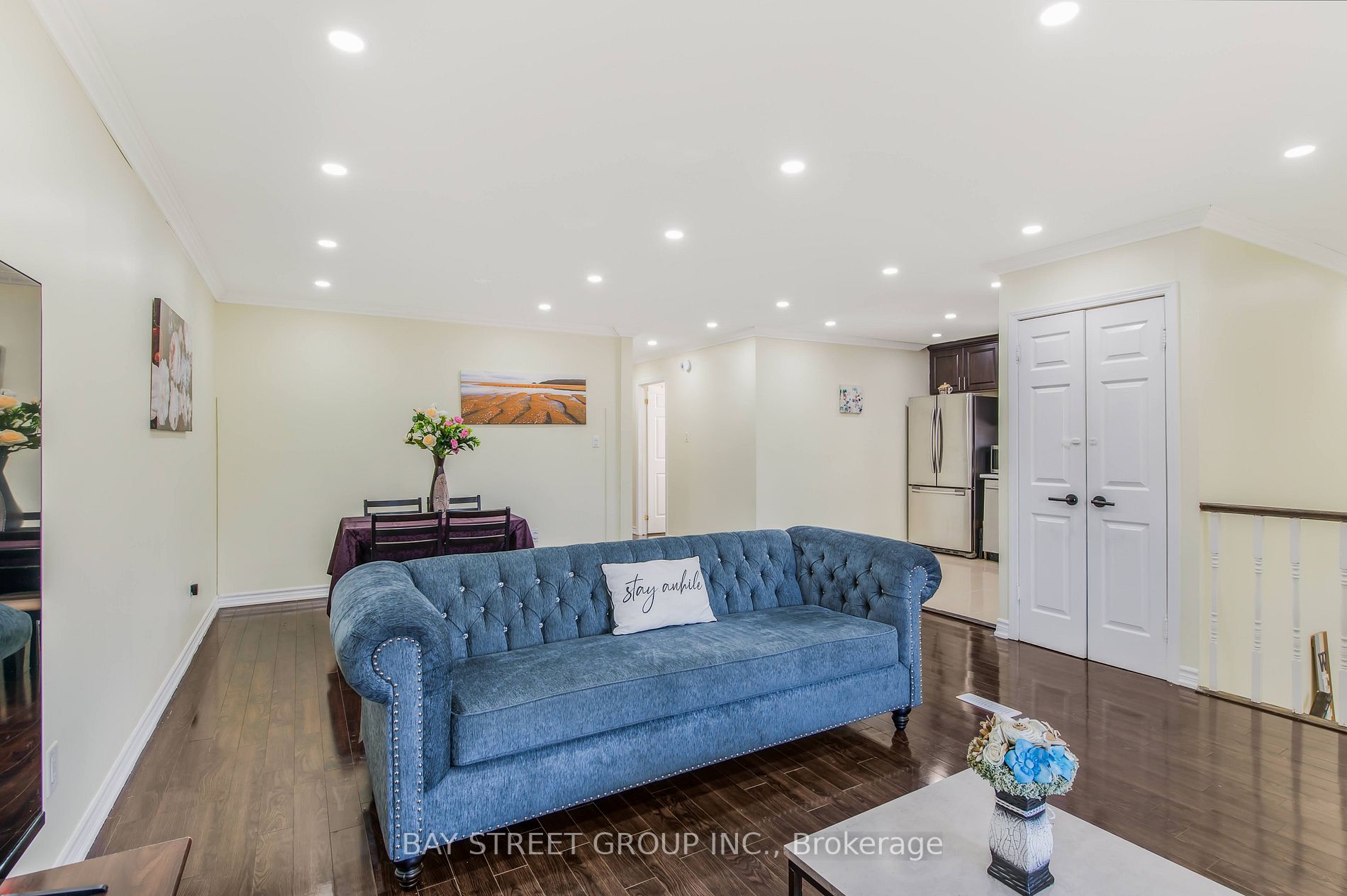 15 Bruce Beer Dr