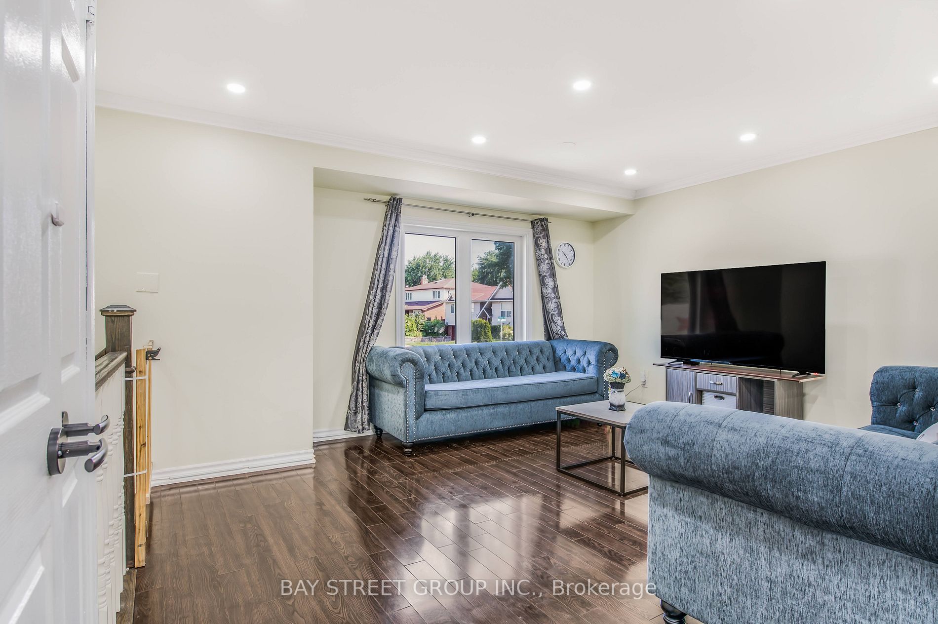 15 Bruce Beer Dr