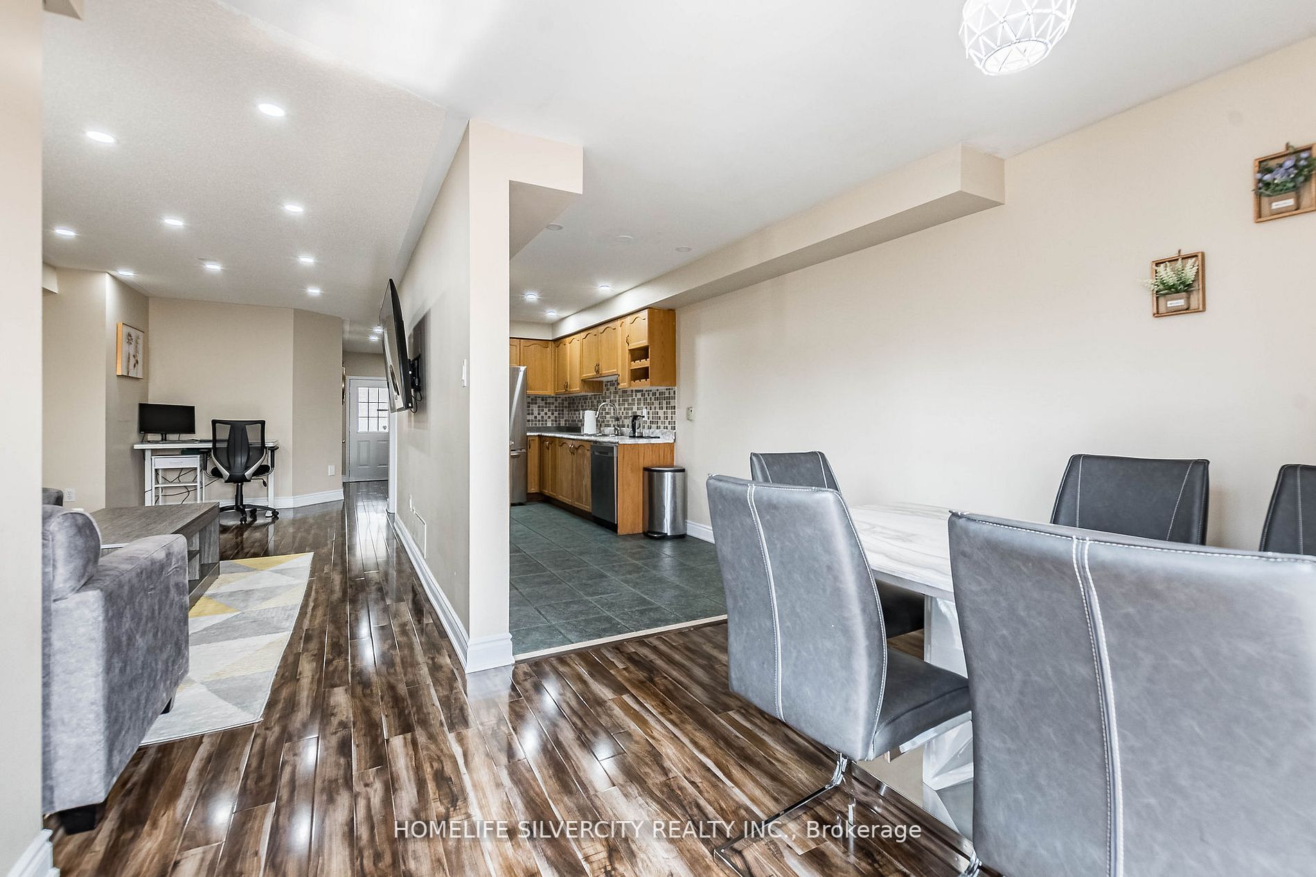 100 Monaco Crt