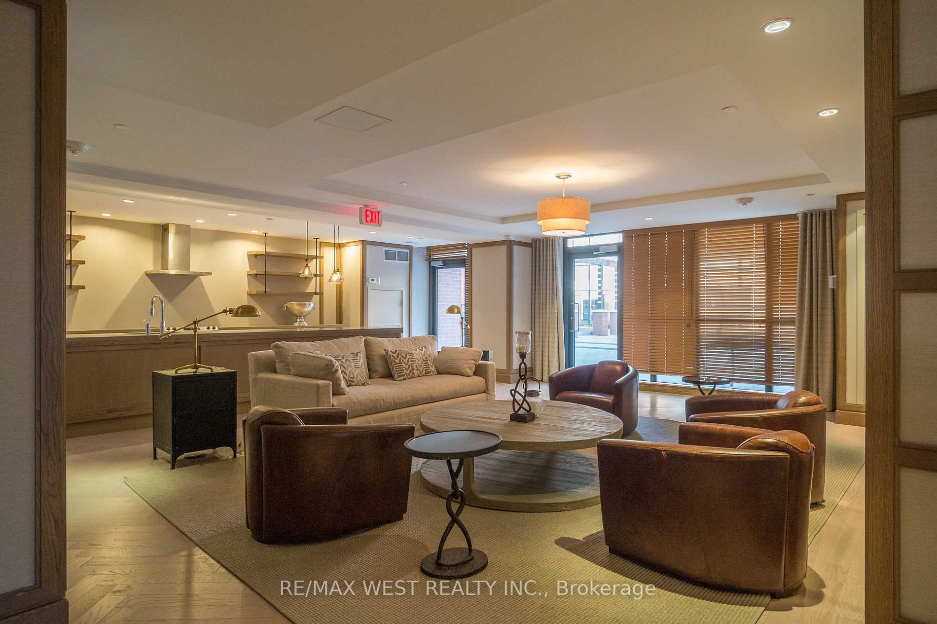 800 Lawrence Ave W, #401