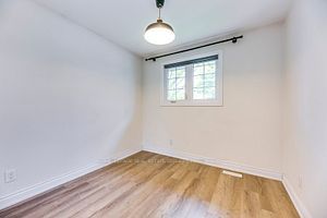 59 Mccraney Street W