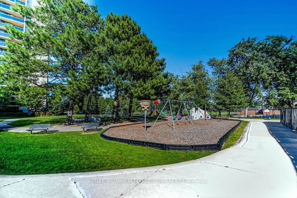812 Burnhamthorpe Rd, #Ph04