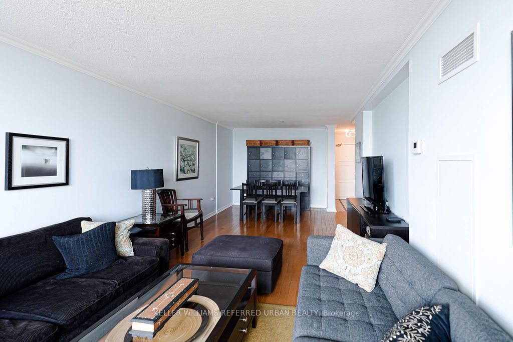 812 Burnhamthorpe Rd, #Ph04