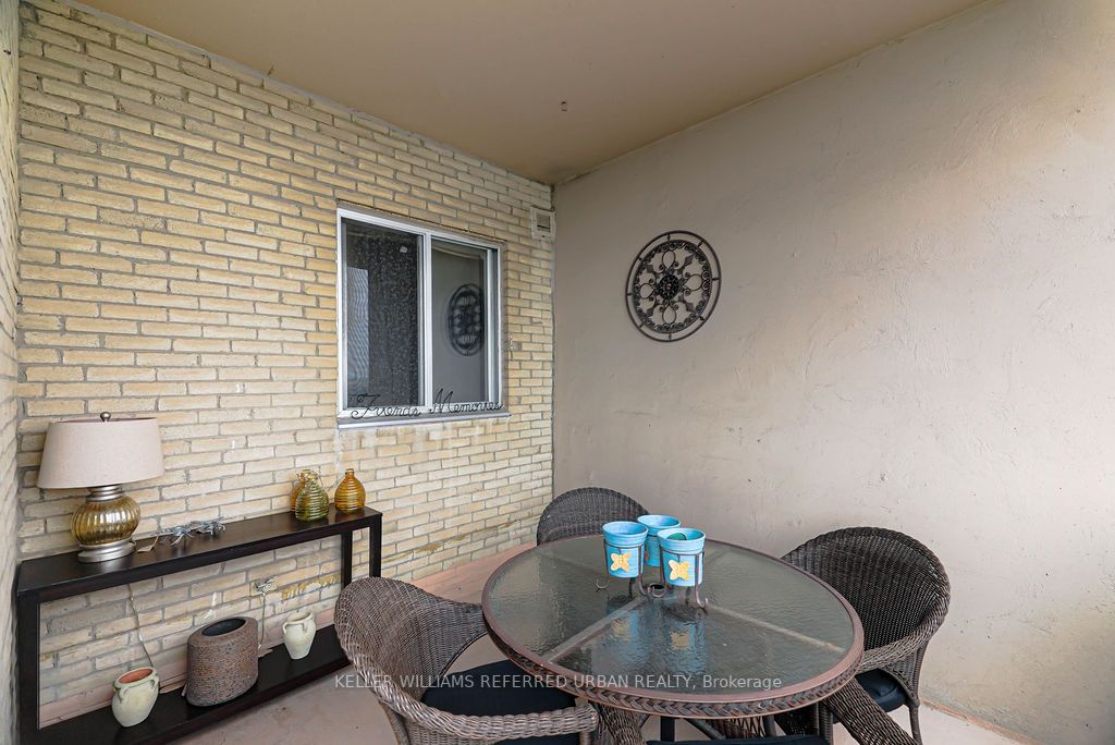 812 Burnhamthorpe Rd, #Ph04