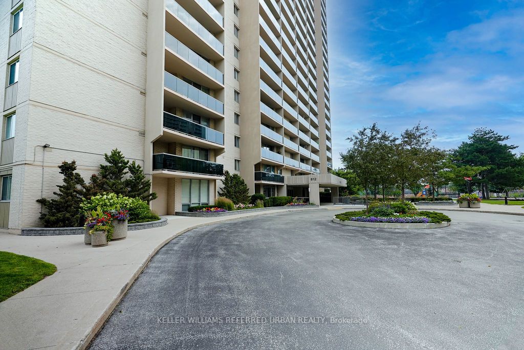 812 Burnhamthorpe Rd, #Ph04