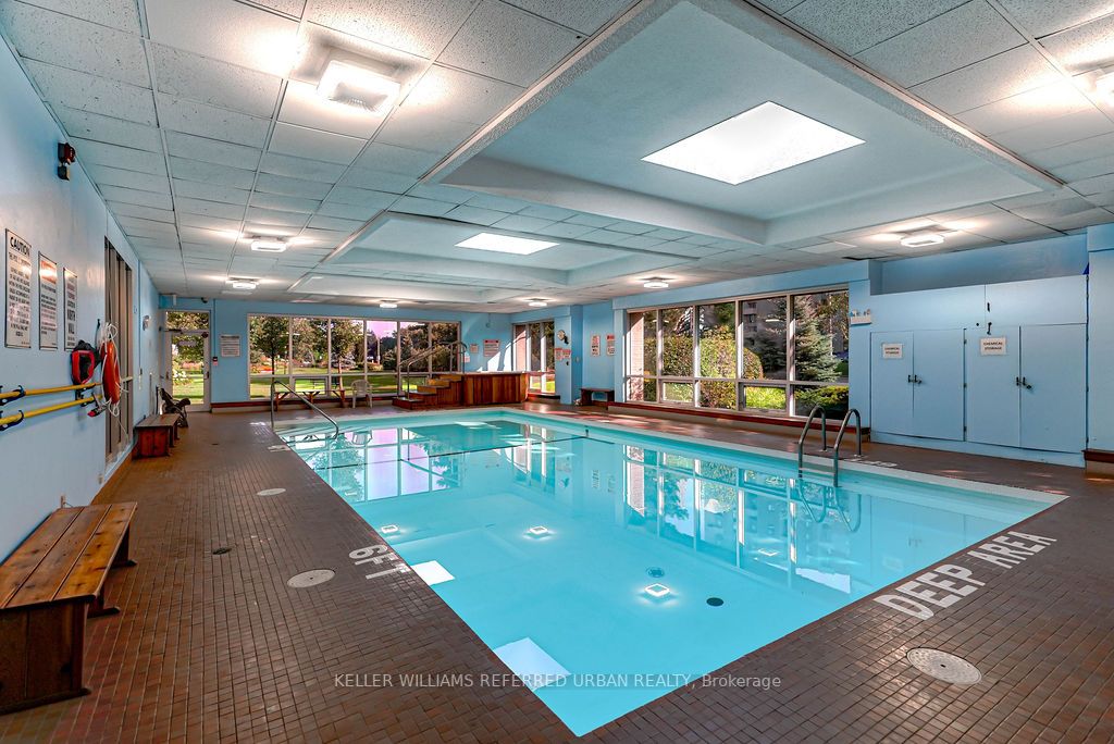 812 Burnhamthorpe Rd, #Ph04