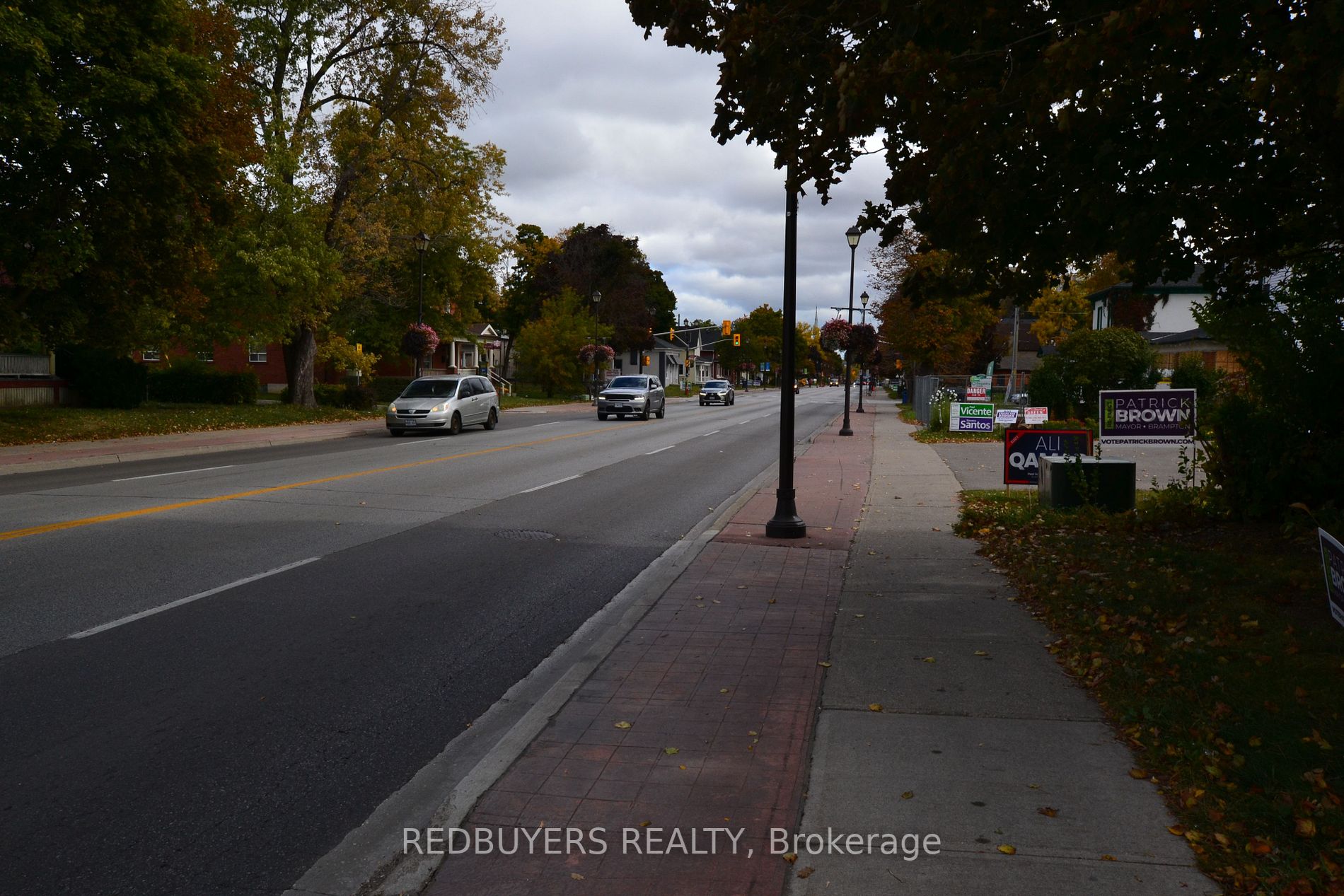 281 Main St N
