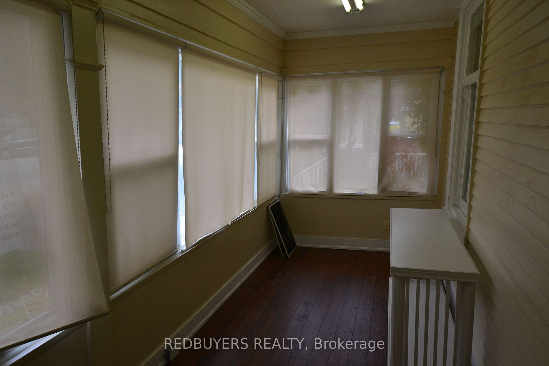 281 Main St N