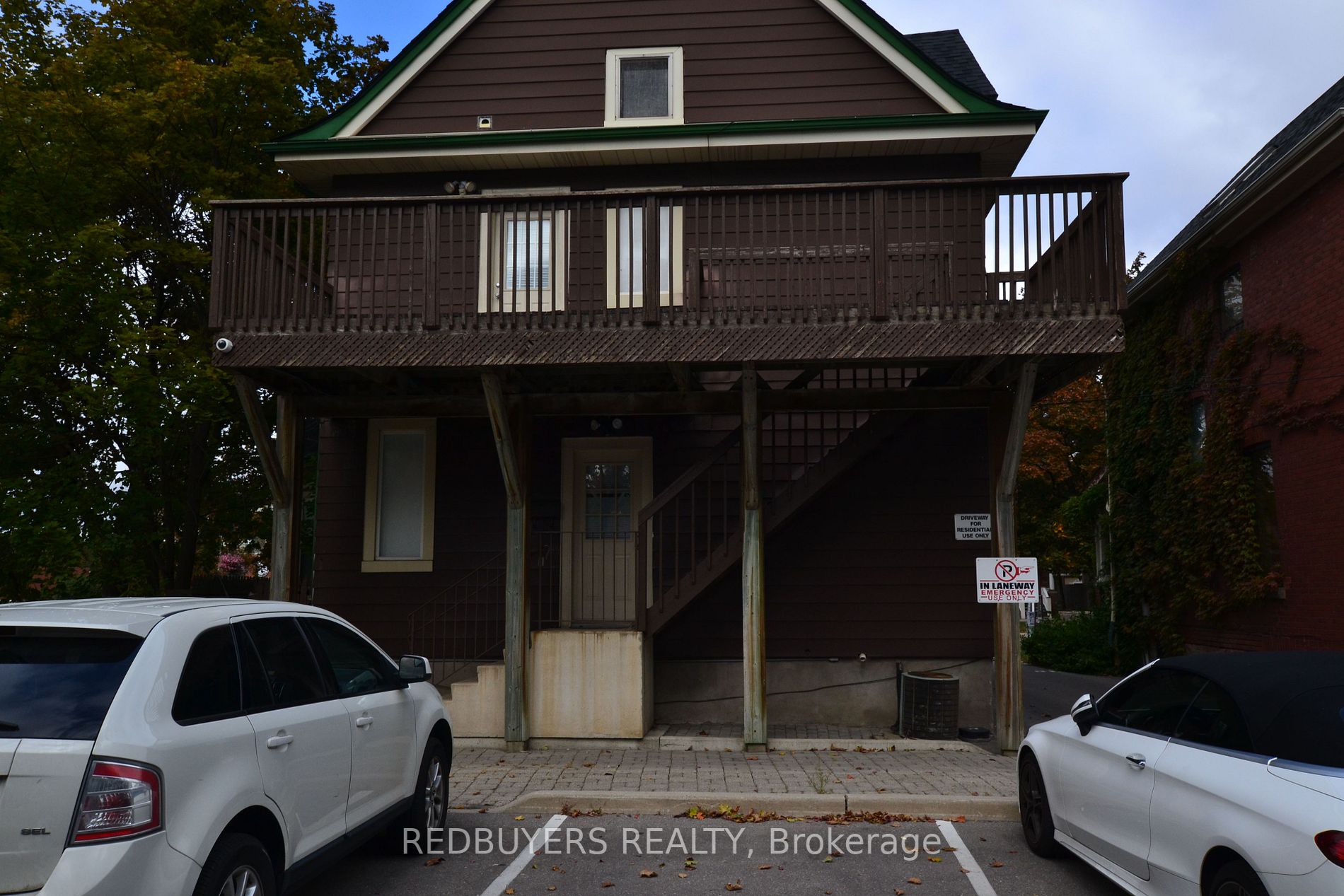 281 Main St N