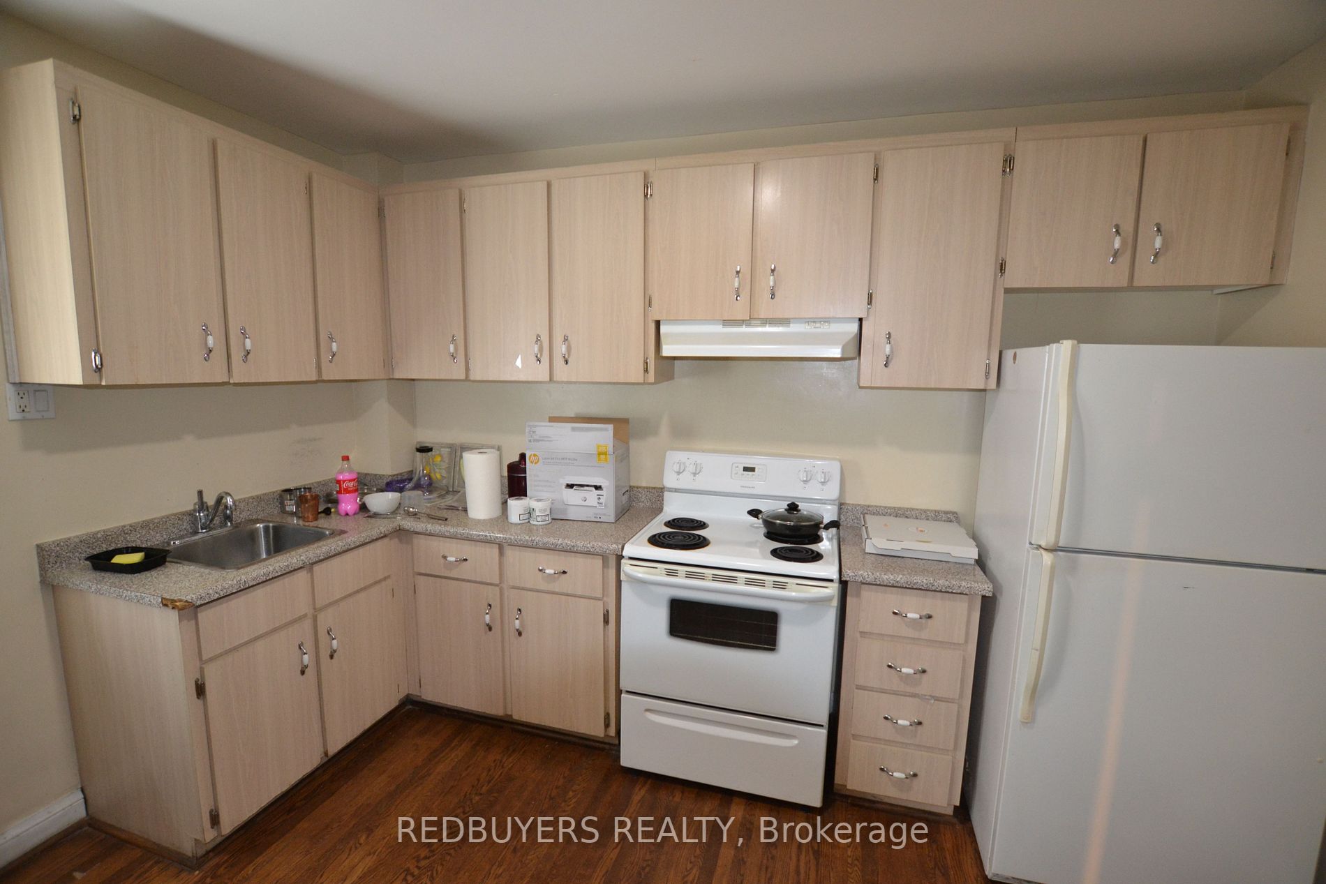 281 Main St N