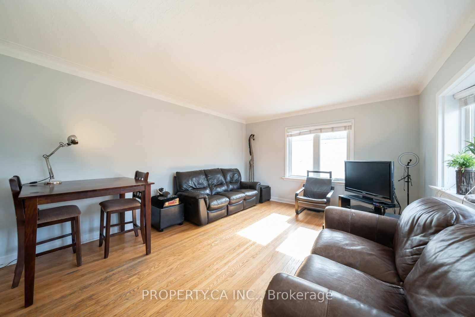 1079 Deta Rd