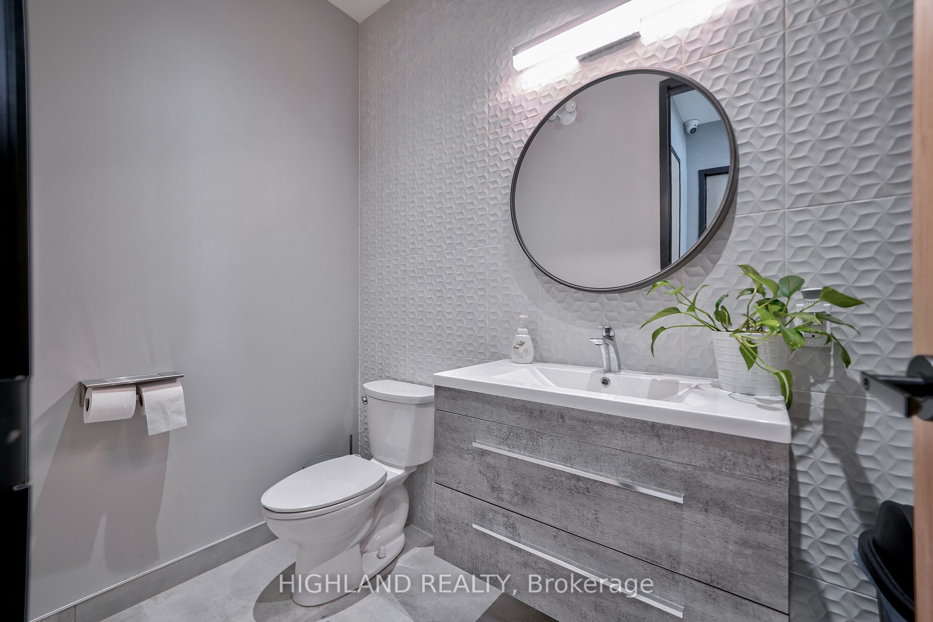 2578 Bristol Circ, #17