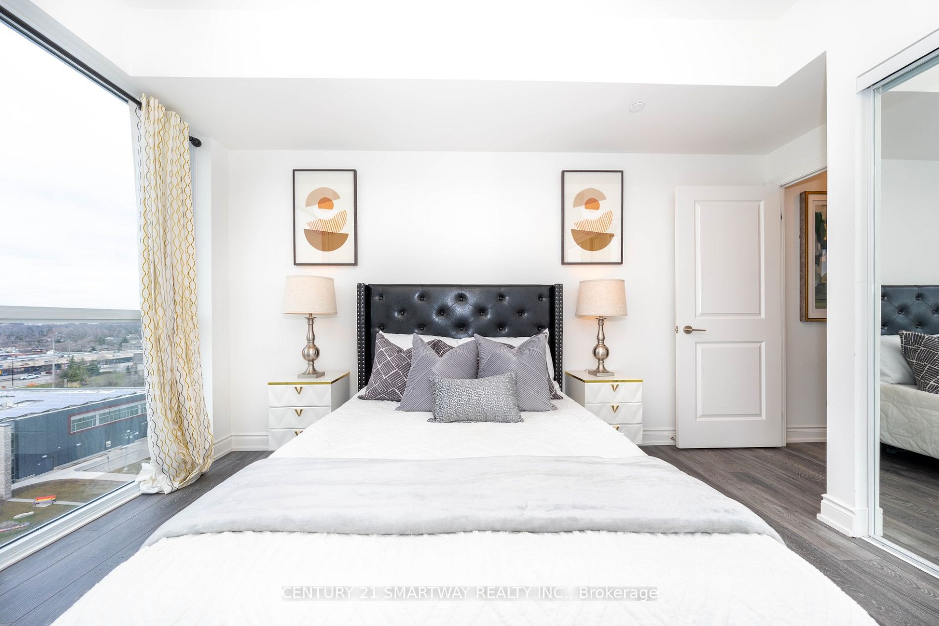 1050 Main Street E, #713