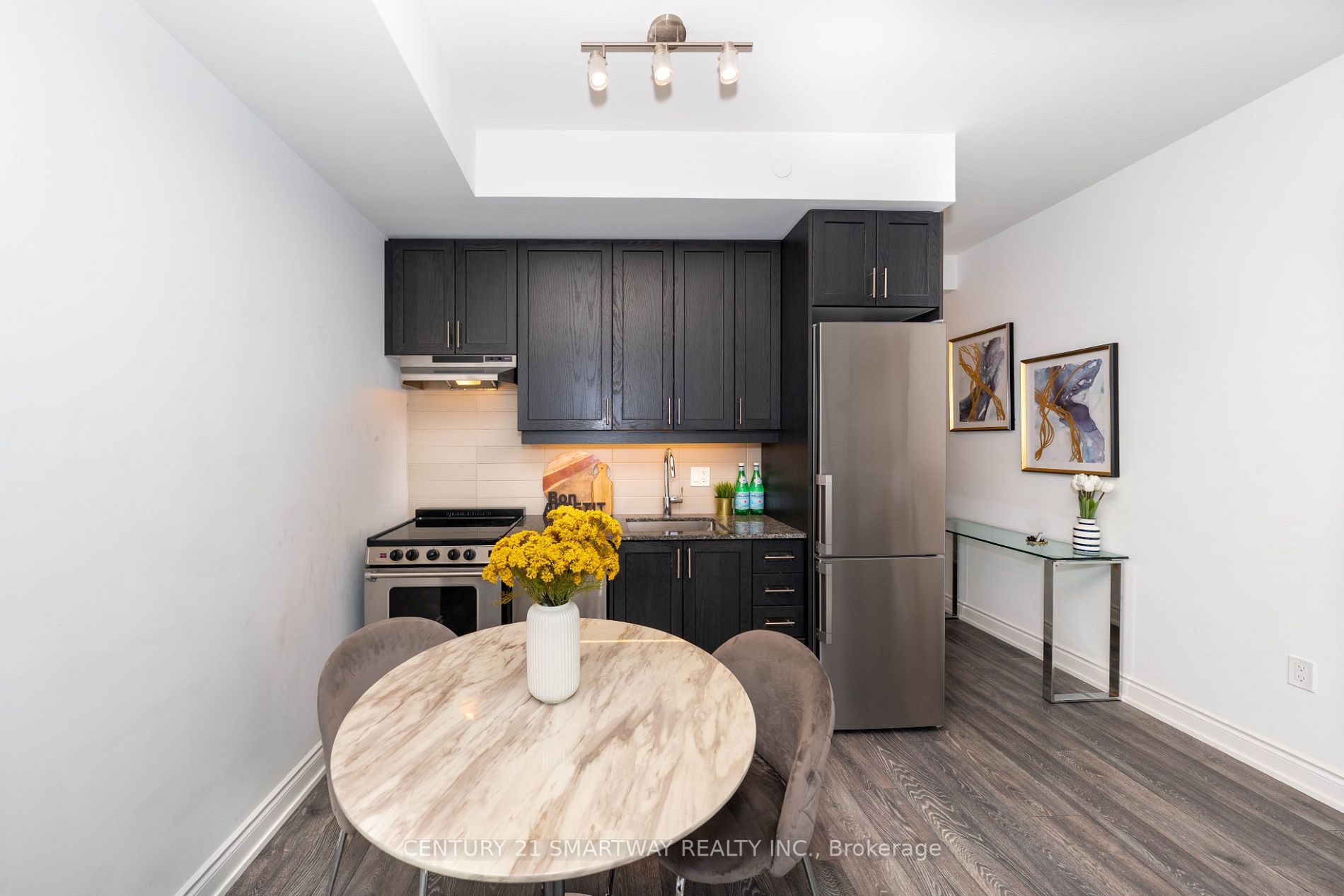 1050 Main Street E, #713