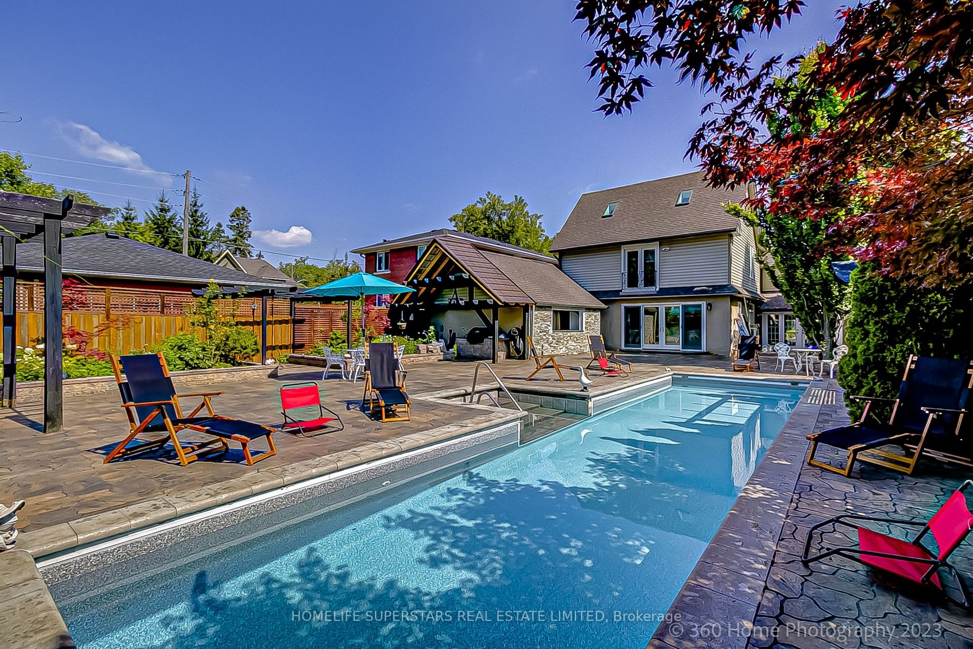 44 Oakwood Ave S