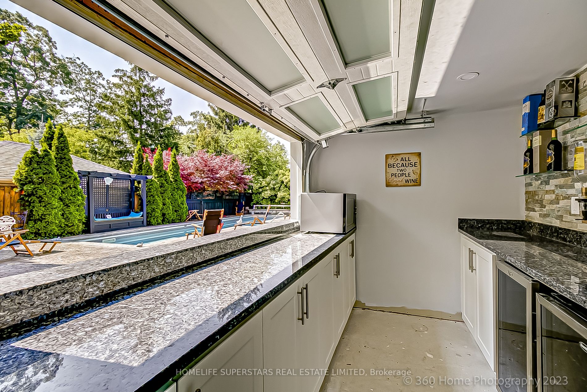 44 Oakwood Ave S