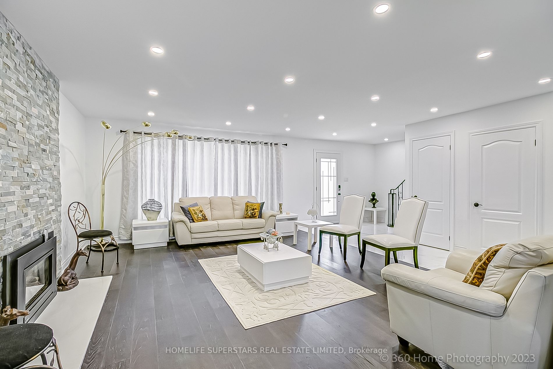 44 Oakwood Ave S