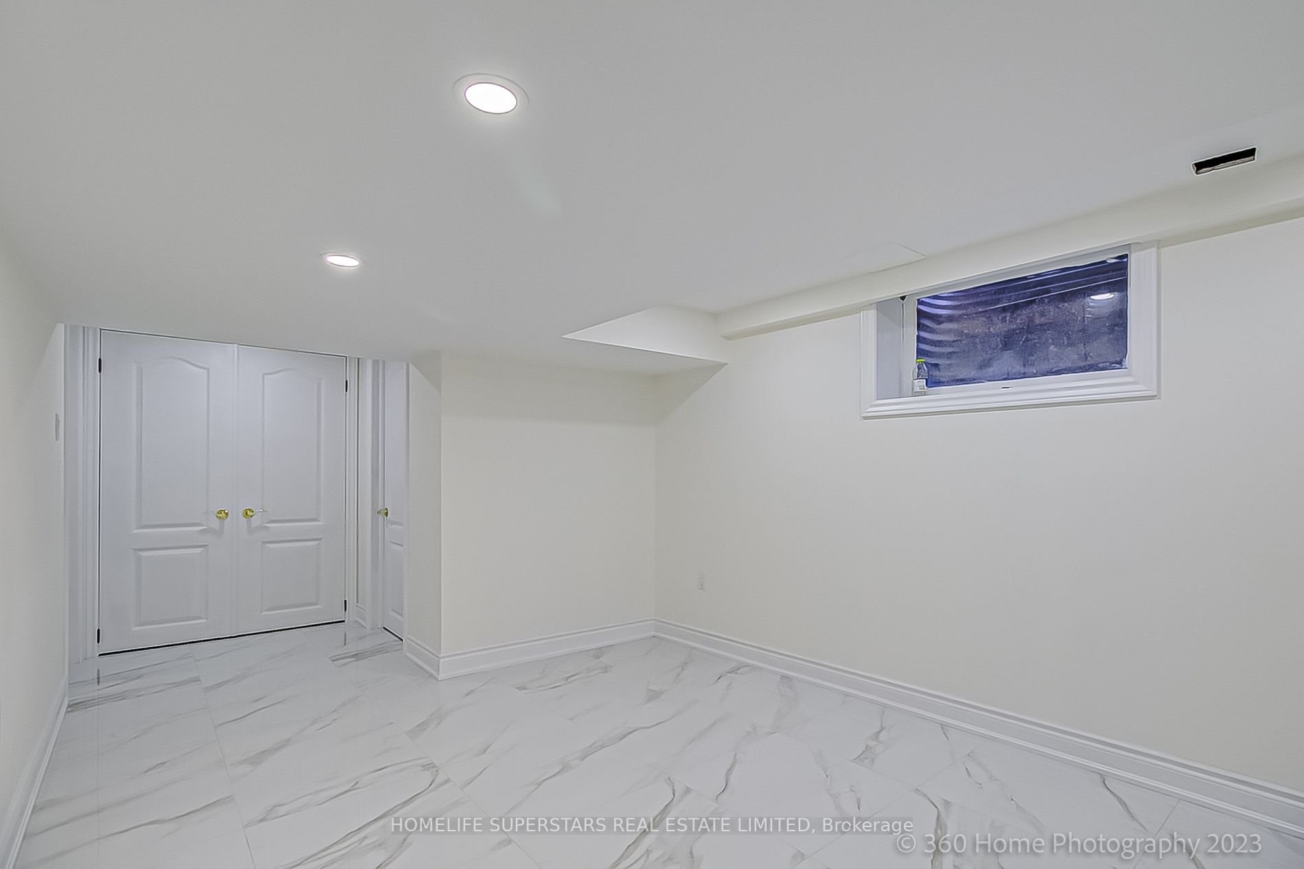 44 Oakwood Ave S
