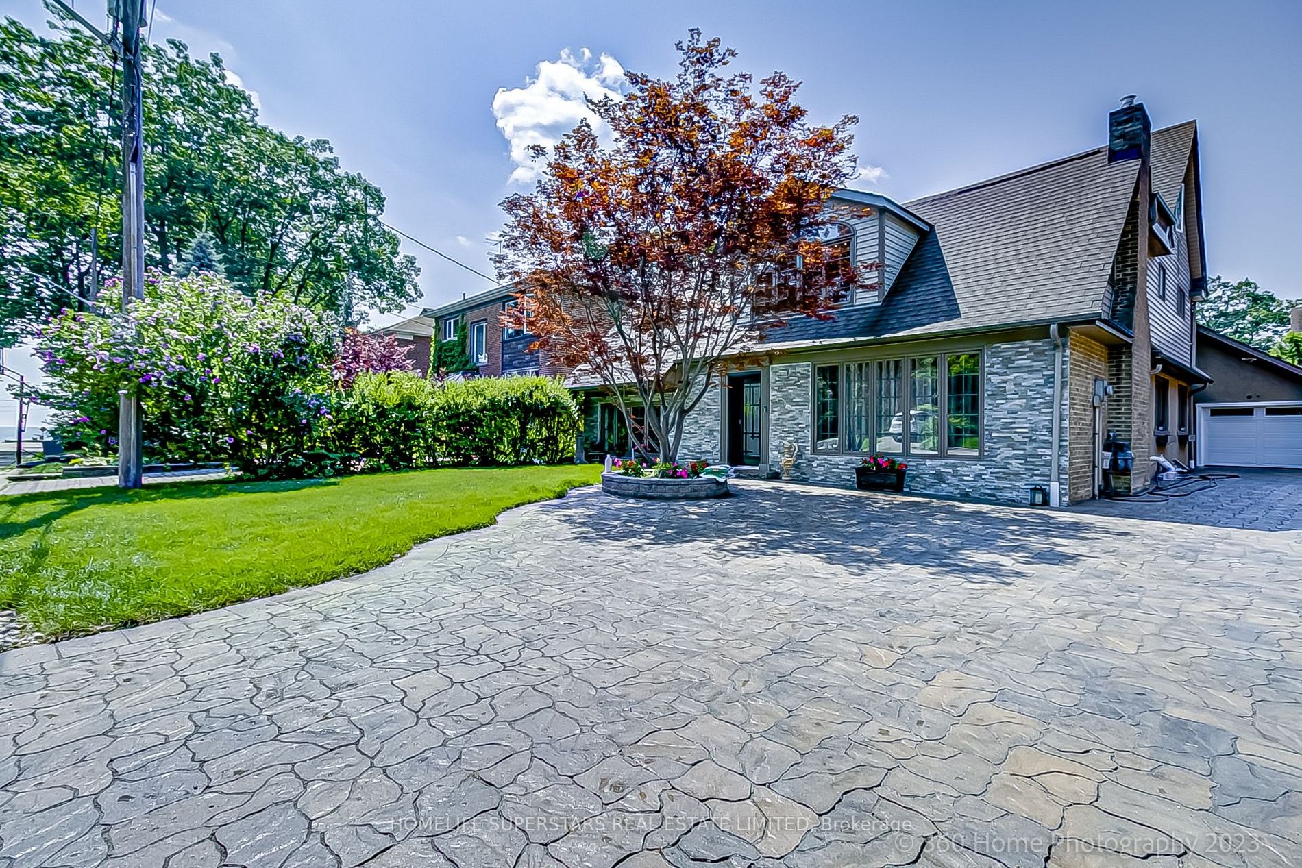 44 Oakwood Ave S