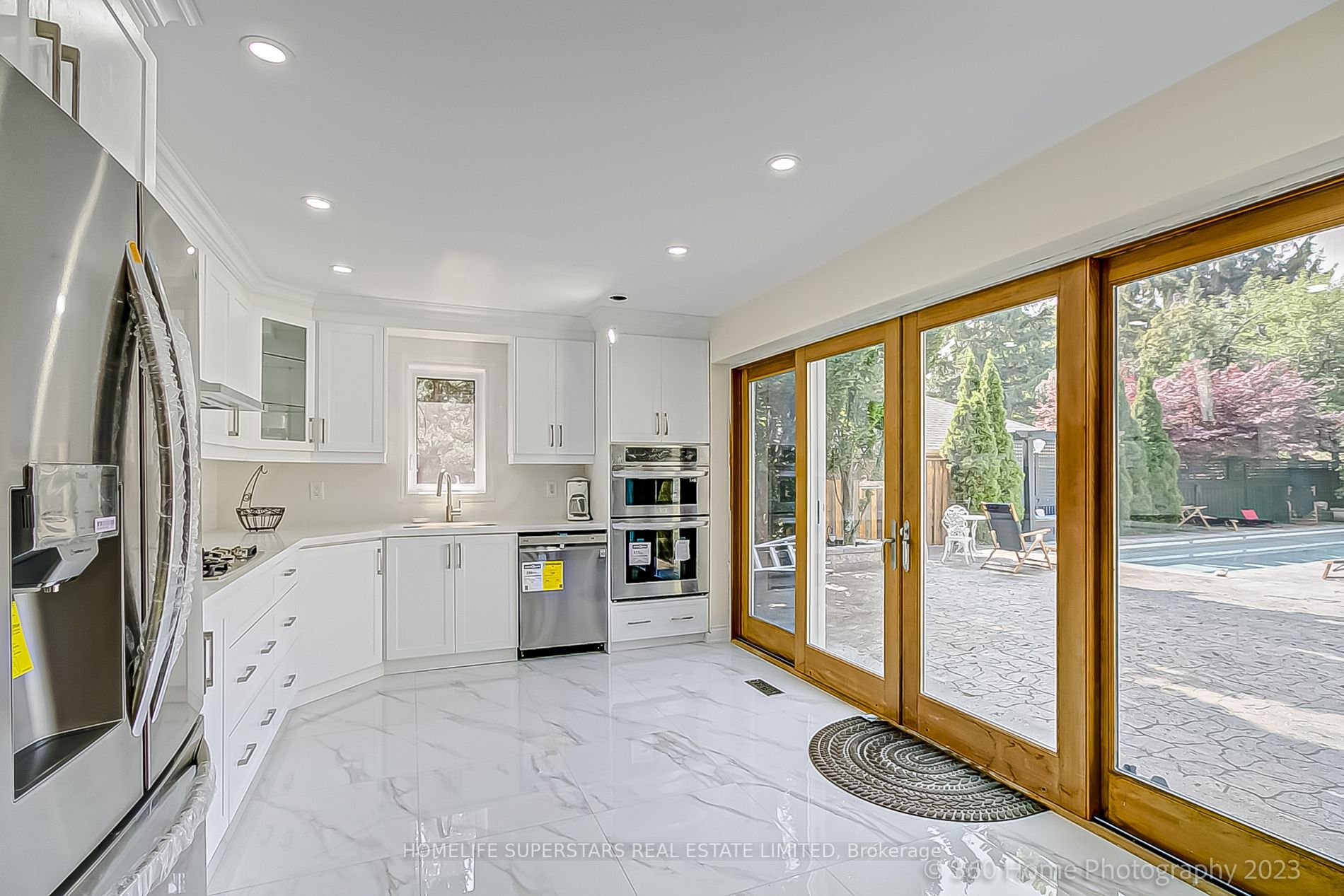 44 Oakwood Ave S