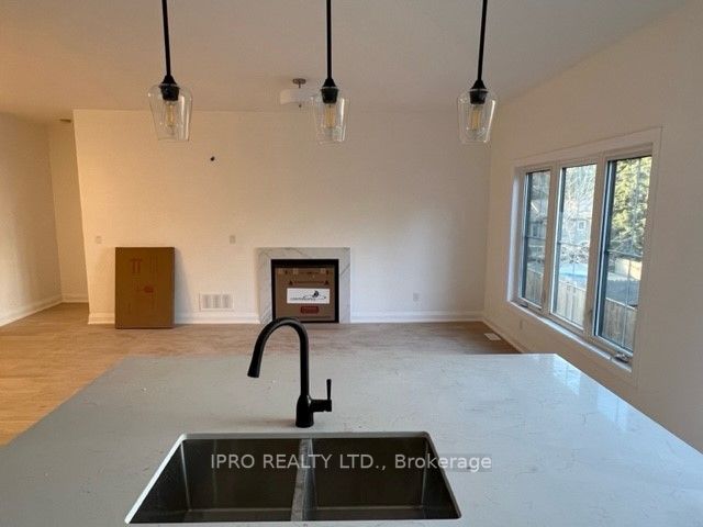 171 Mountainview Road N, #8
