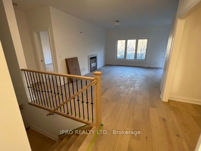 171 Mountainview Road N, #8