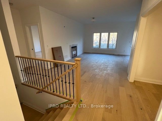 171 Mountainview Road N, #8