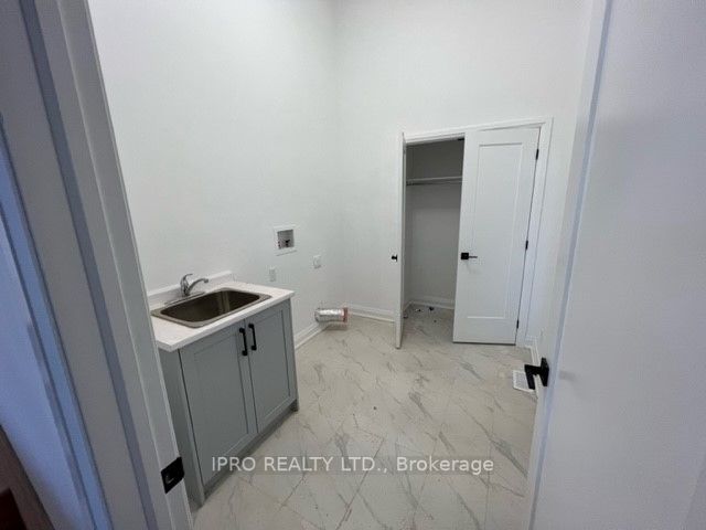 171 Mountainview Road N, #8