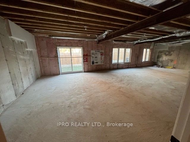 171 Mountainview Road N, #8