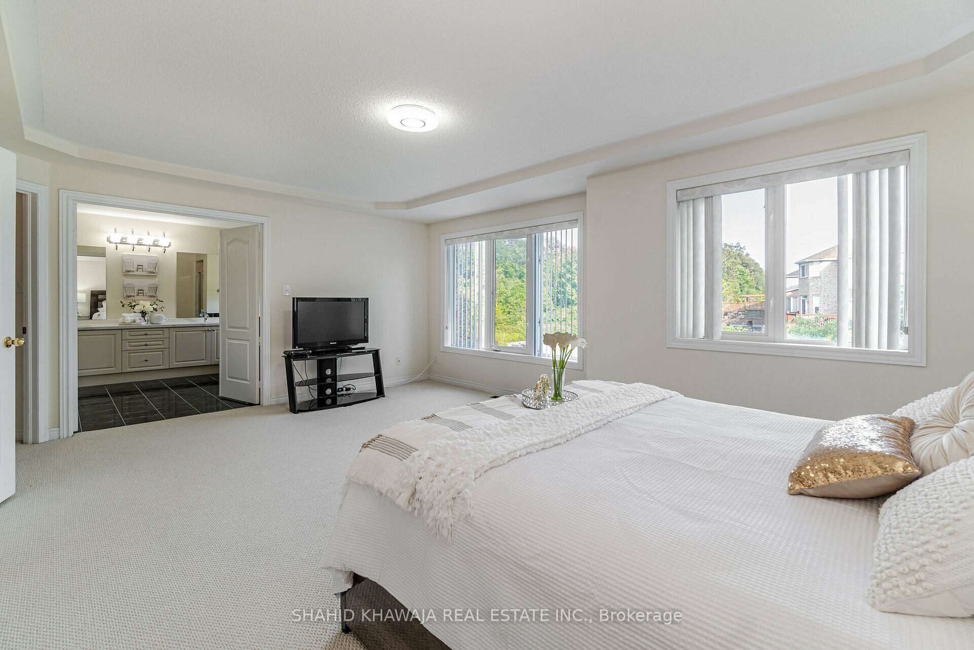 3392 Erin Centre Blvd