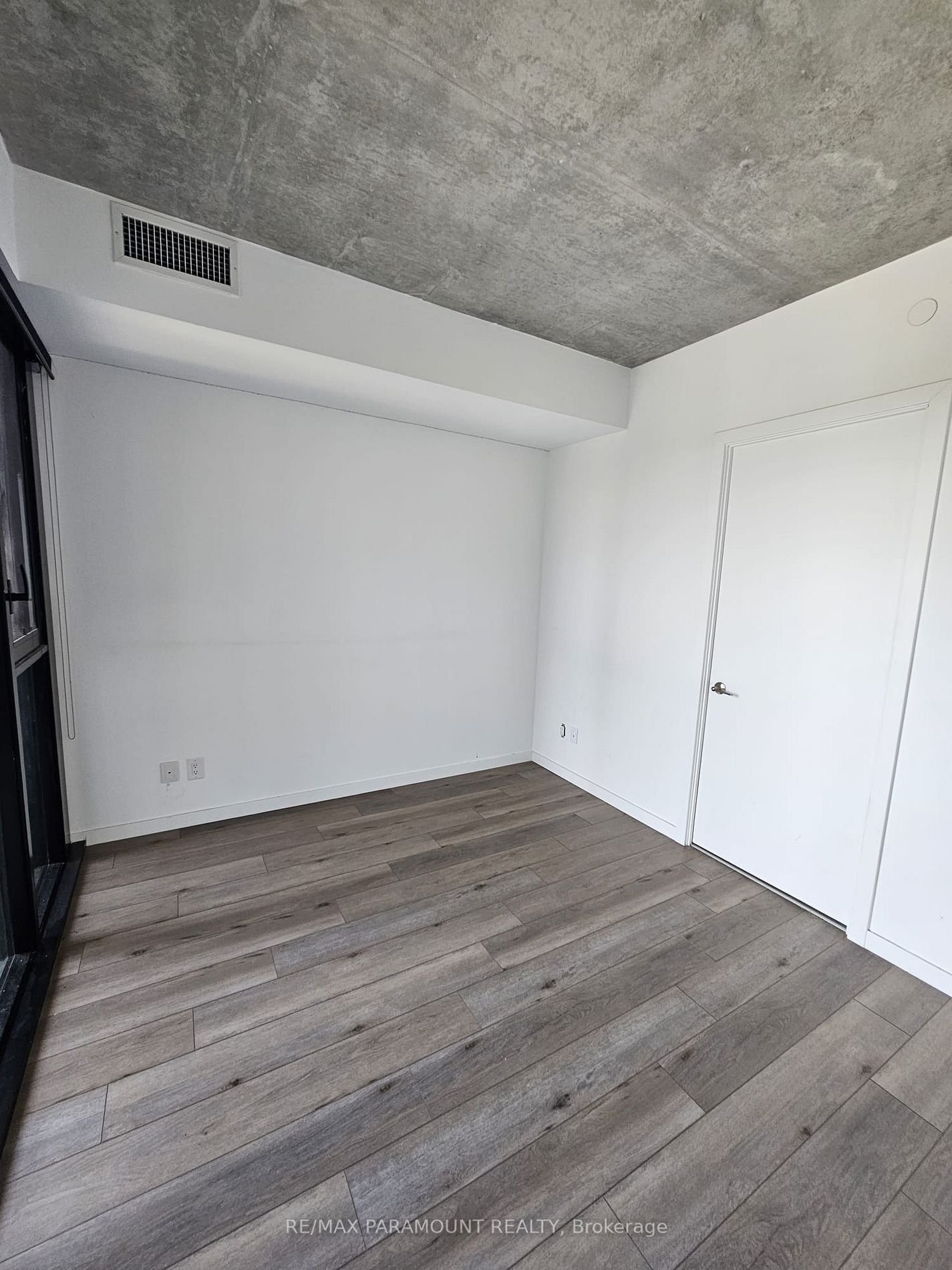 7 Smith Cres, #601