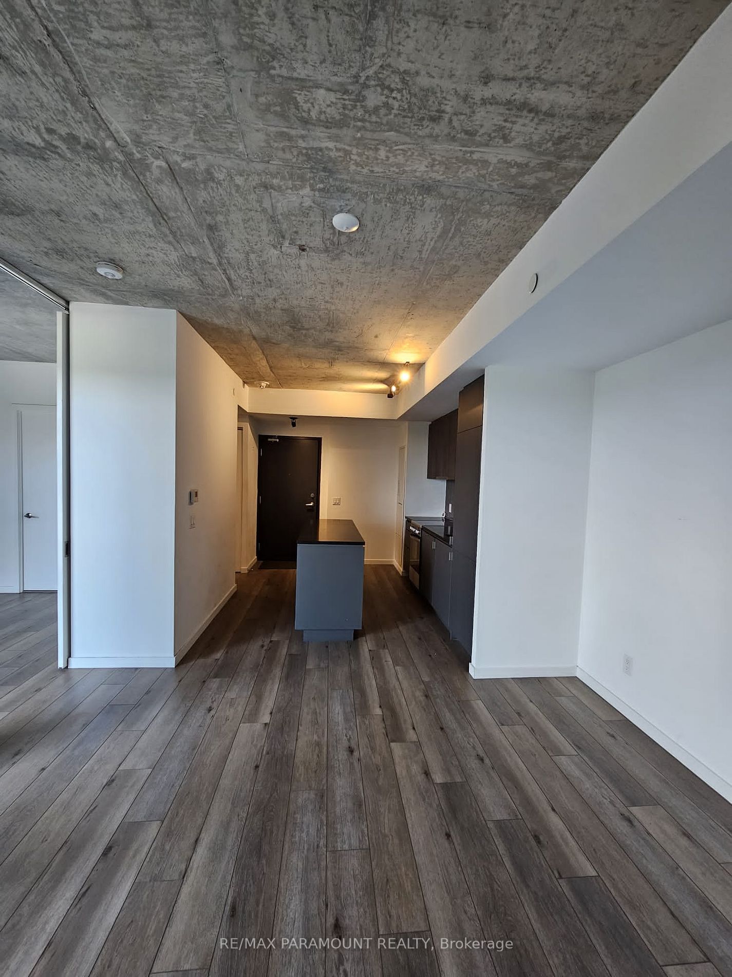7 Smith Cres, #601