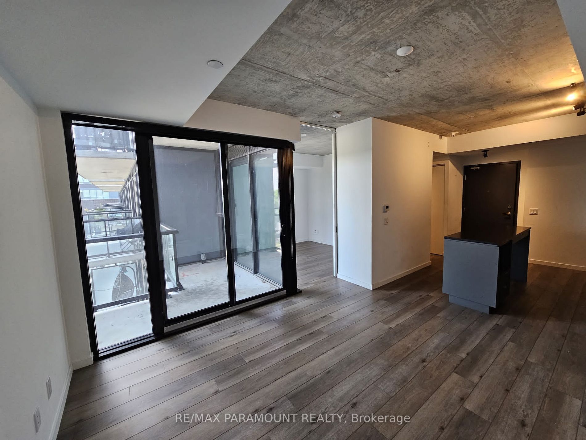 7 Smith Cres, #601