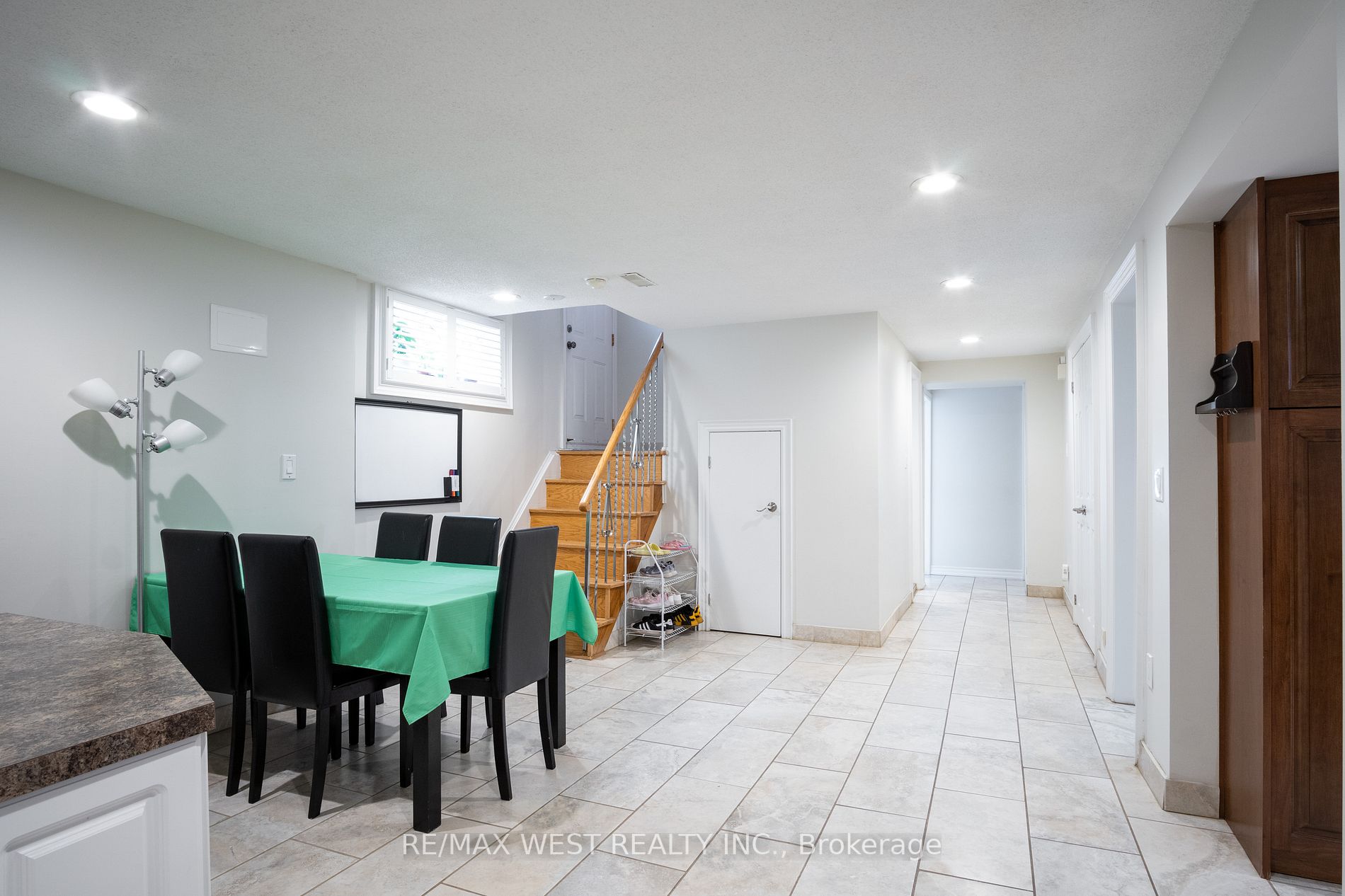 279 Maple Leaf Dr