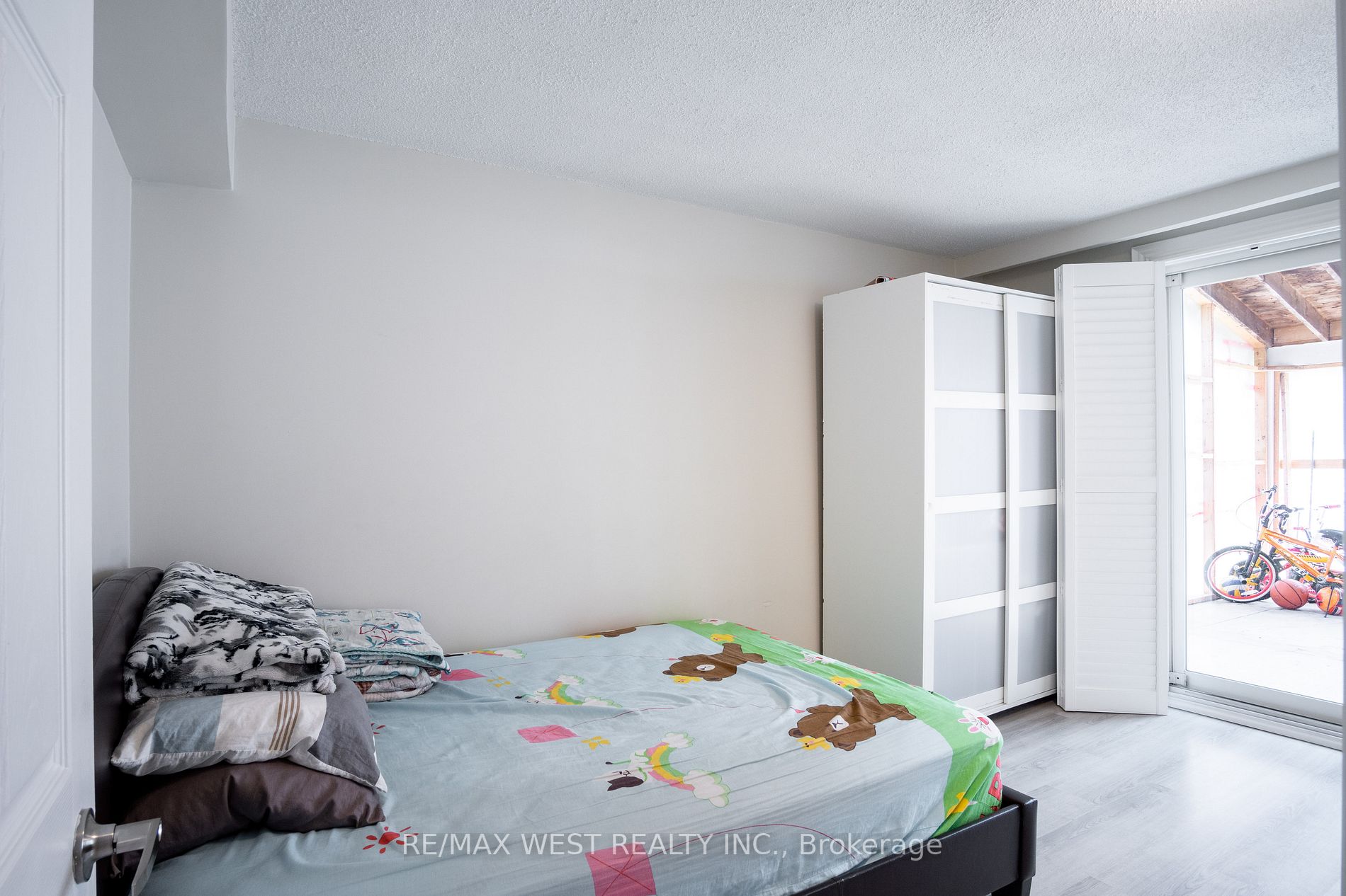 279 Maple Leaf Dr