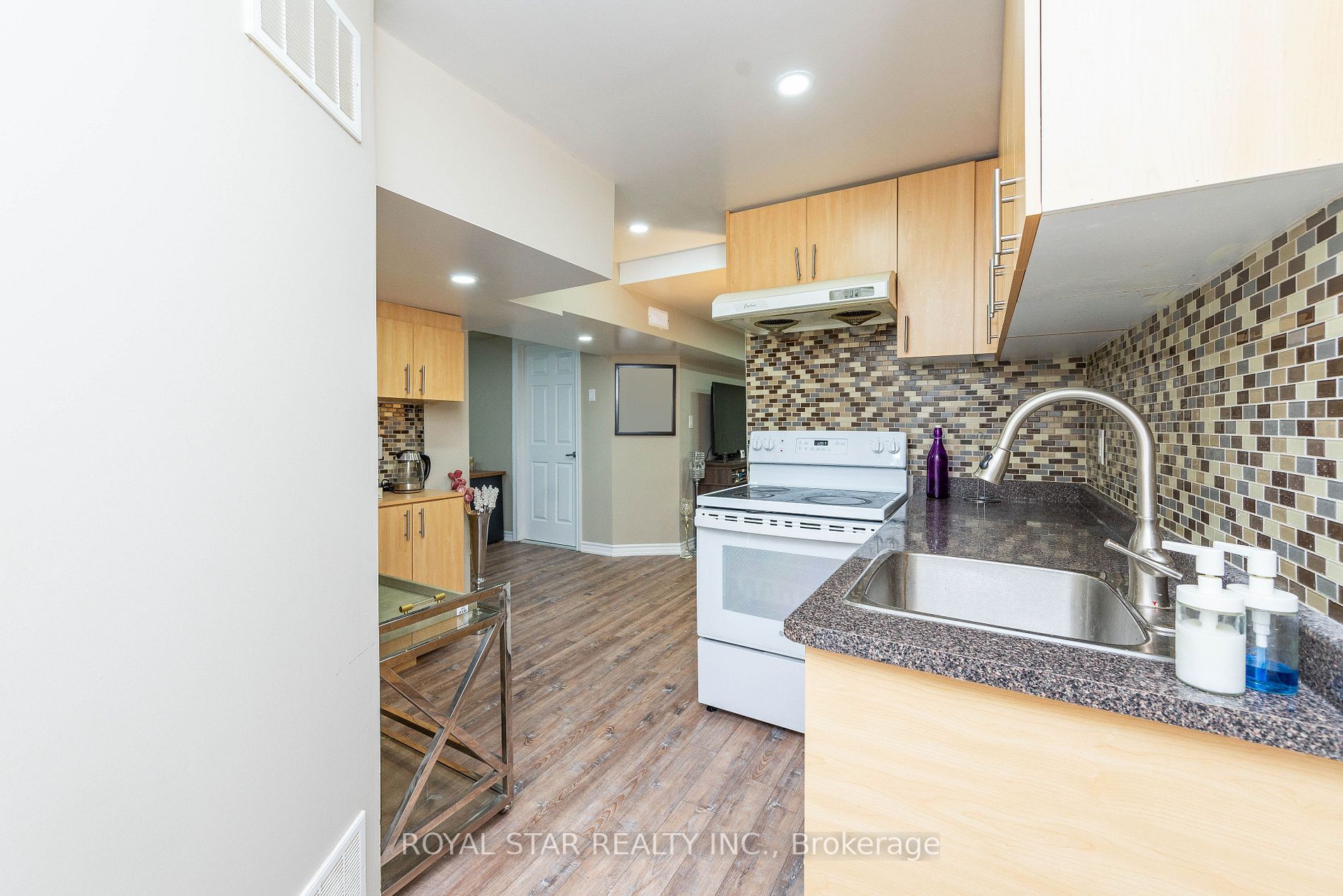 1 Nimrod Crescent