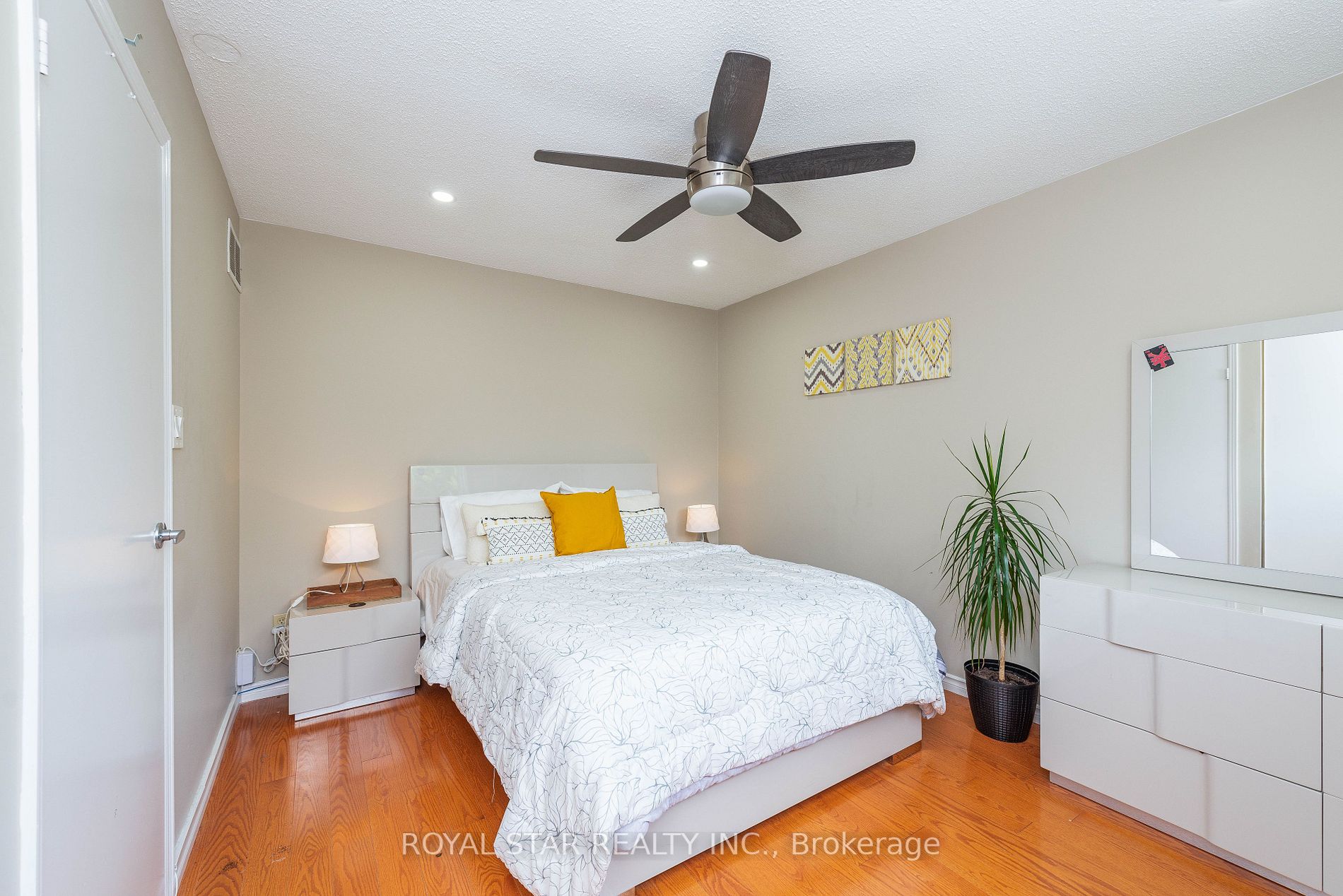 1 Nimrod Crescent