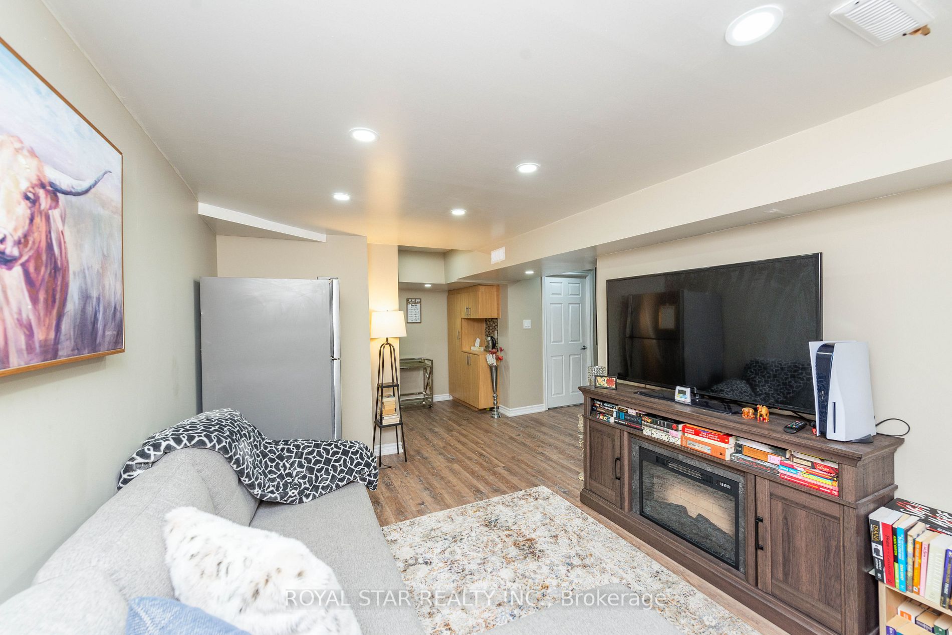 1 Nimrod Crescent