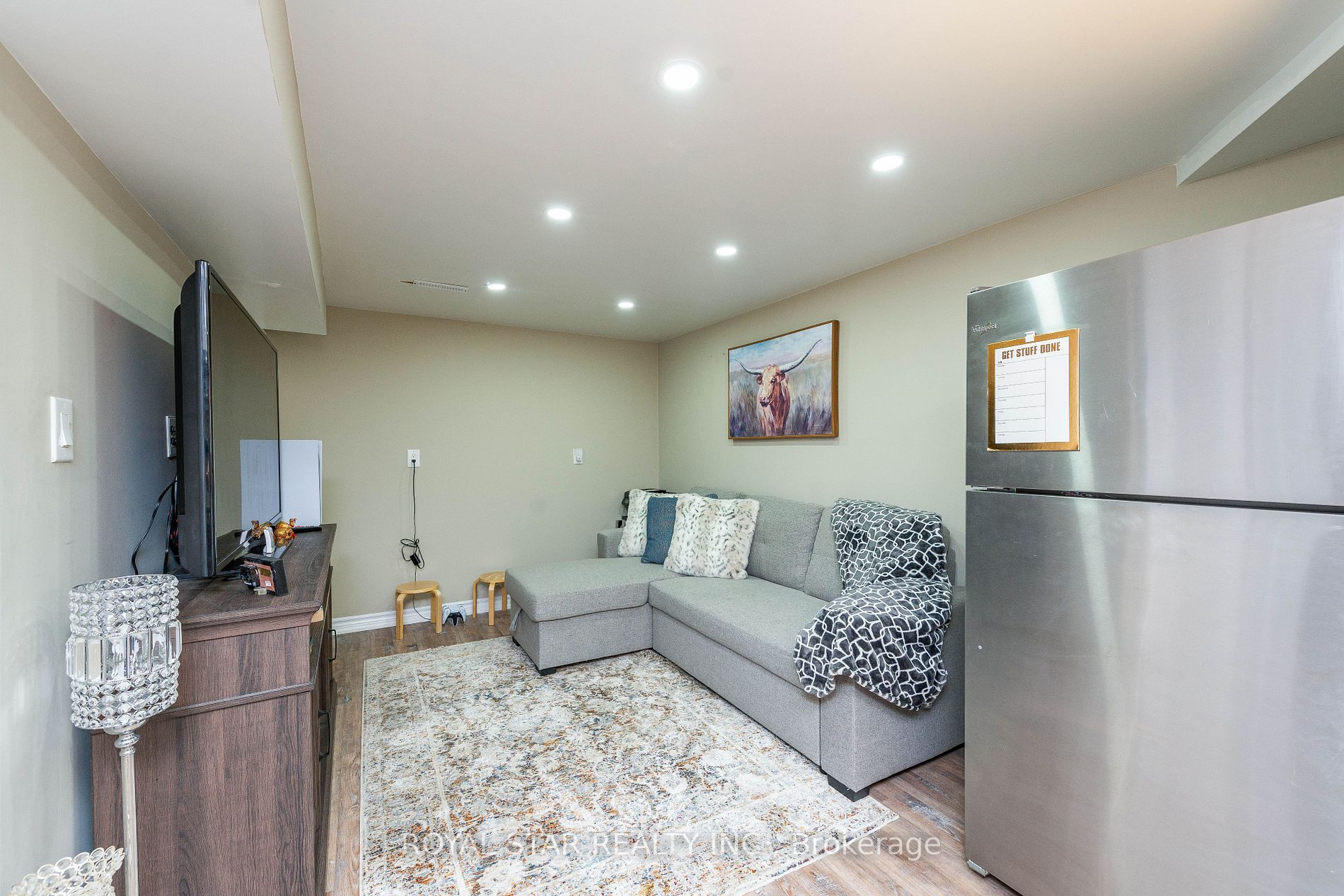 1 Nimrod Crescent