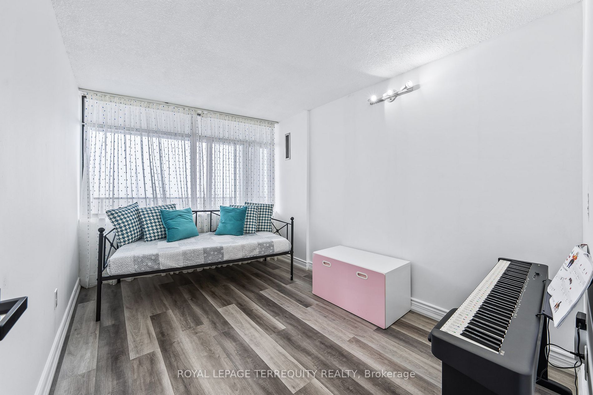 3100 Kirwin Ave, #2103