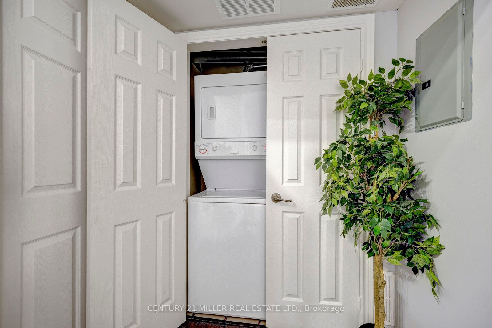 1490 Bishops Gate, #408