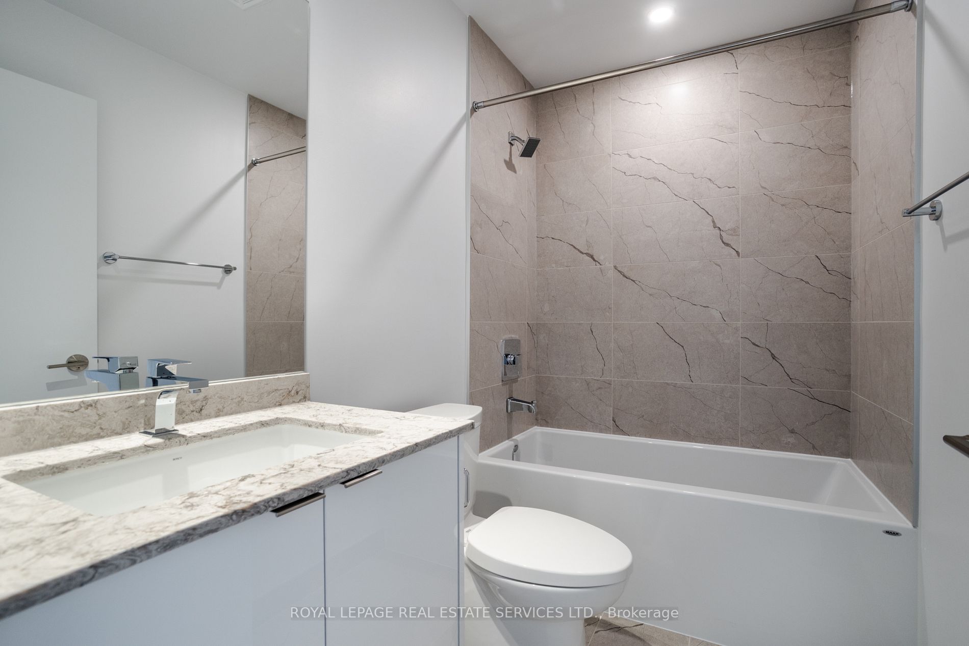 1928 Lake Shore Blvd W, #3915