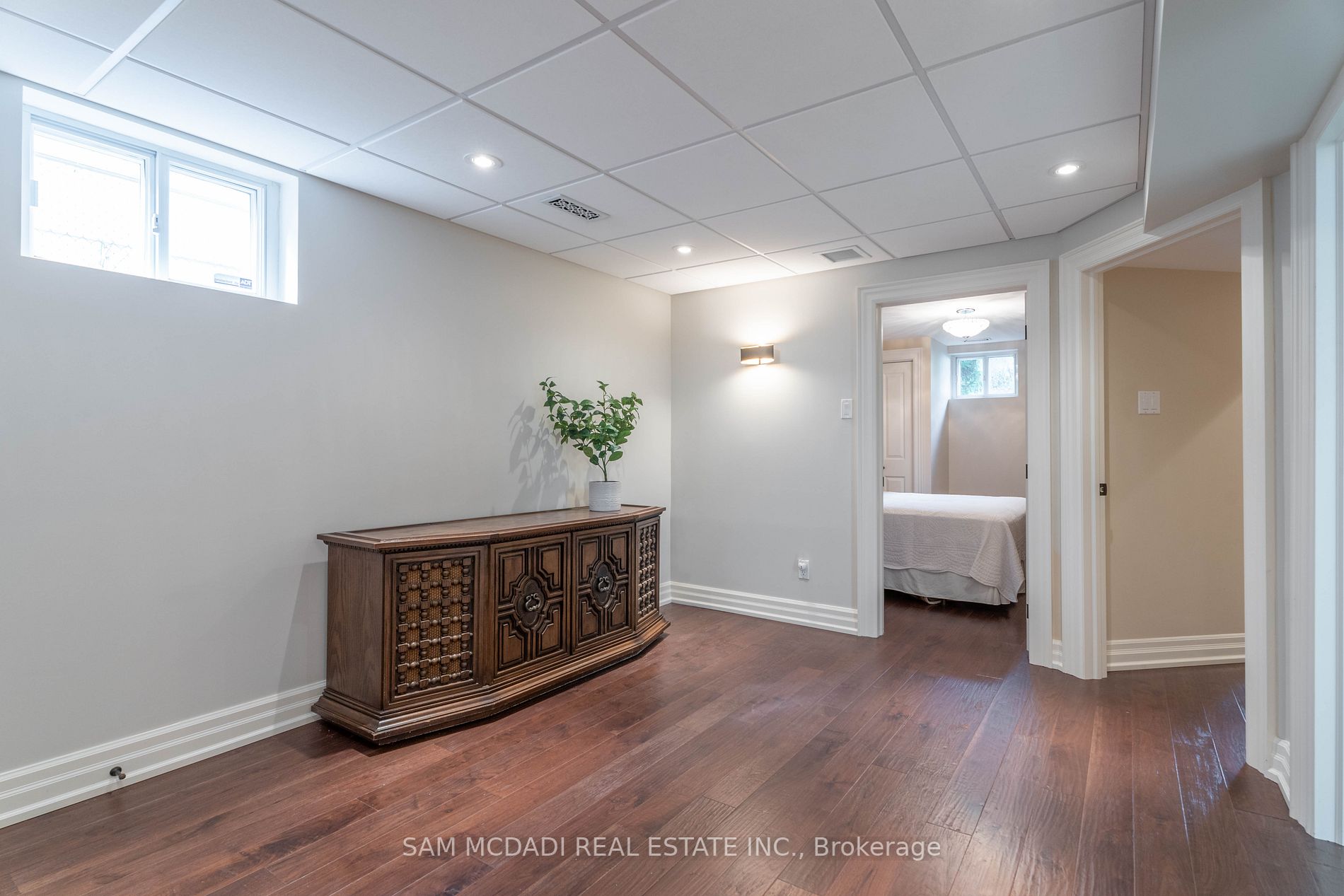 942 Fletcher Valley Cres