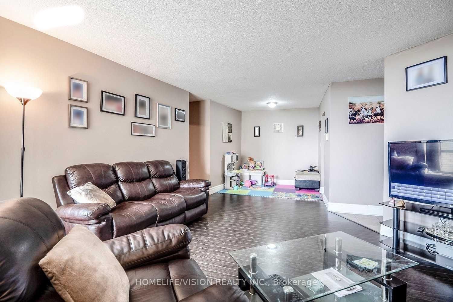 Listing W6721240 - Large Photo # 3