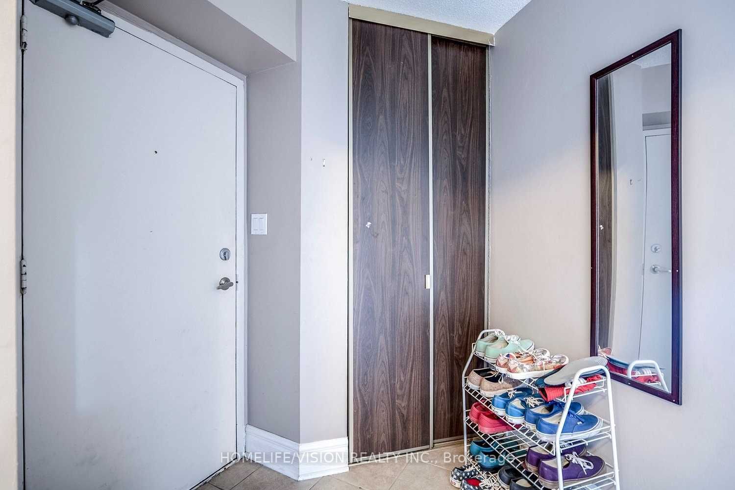Listing W6721240 - Large Photo # 2