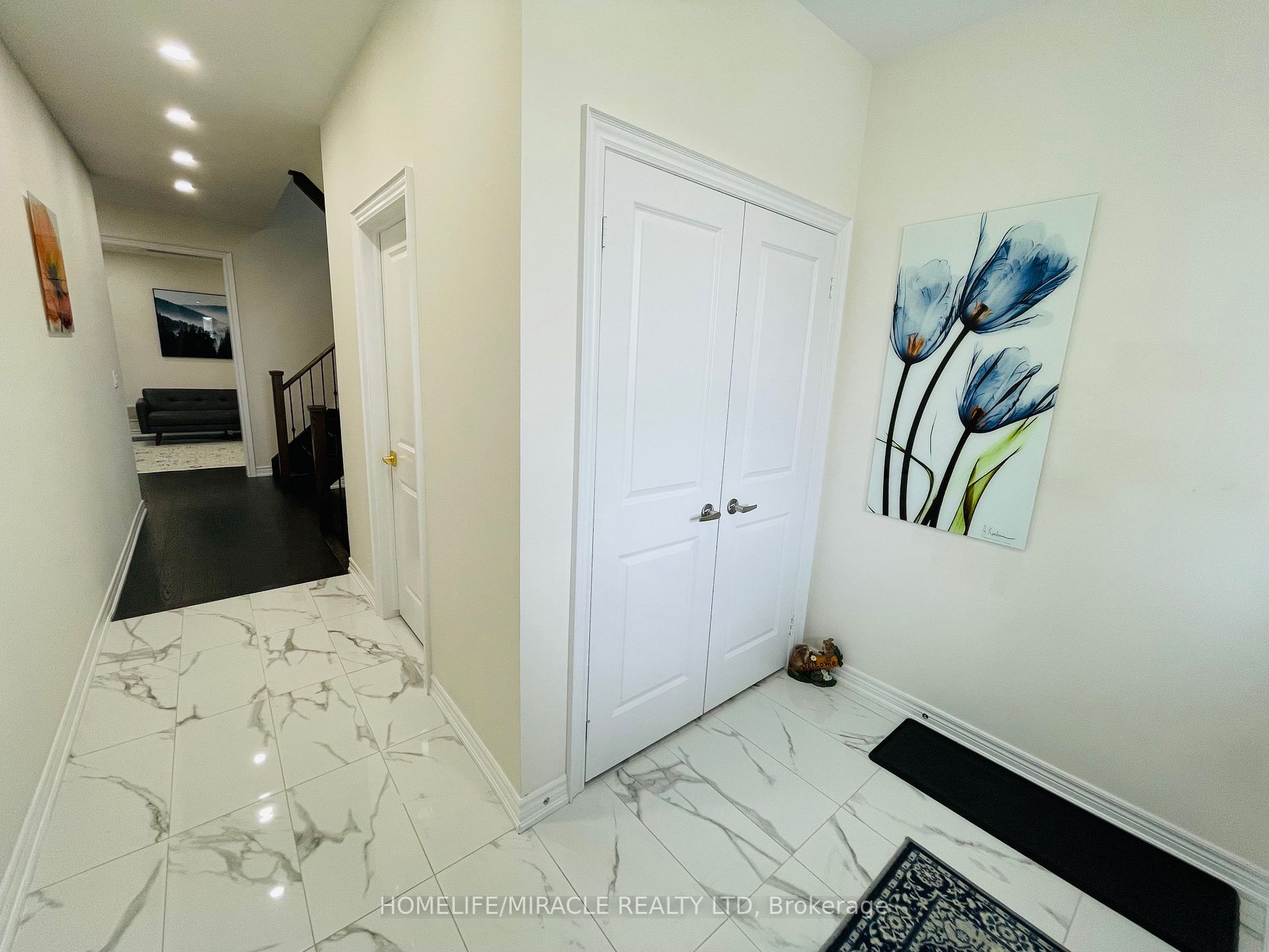 5 Forsyth Crescent E